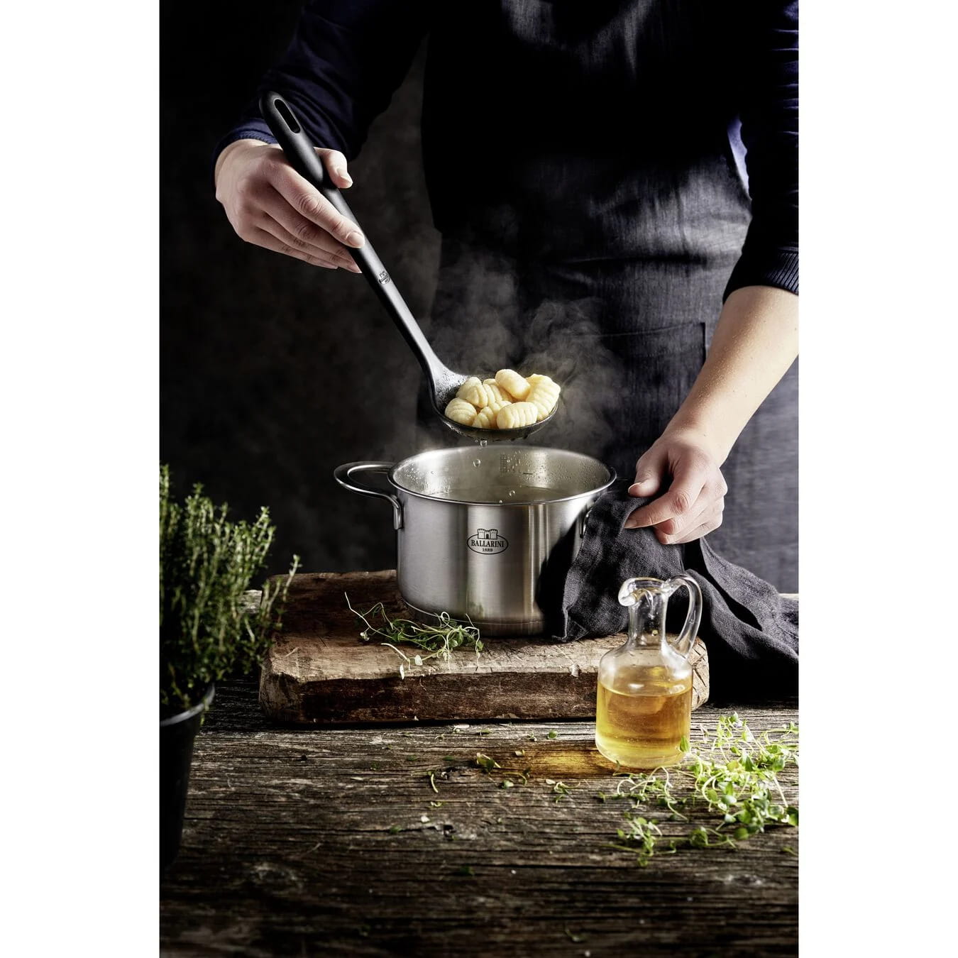 Ballarini Nero Suppenkelle 31 cm Silikon