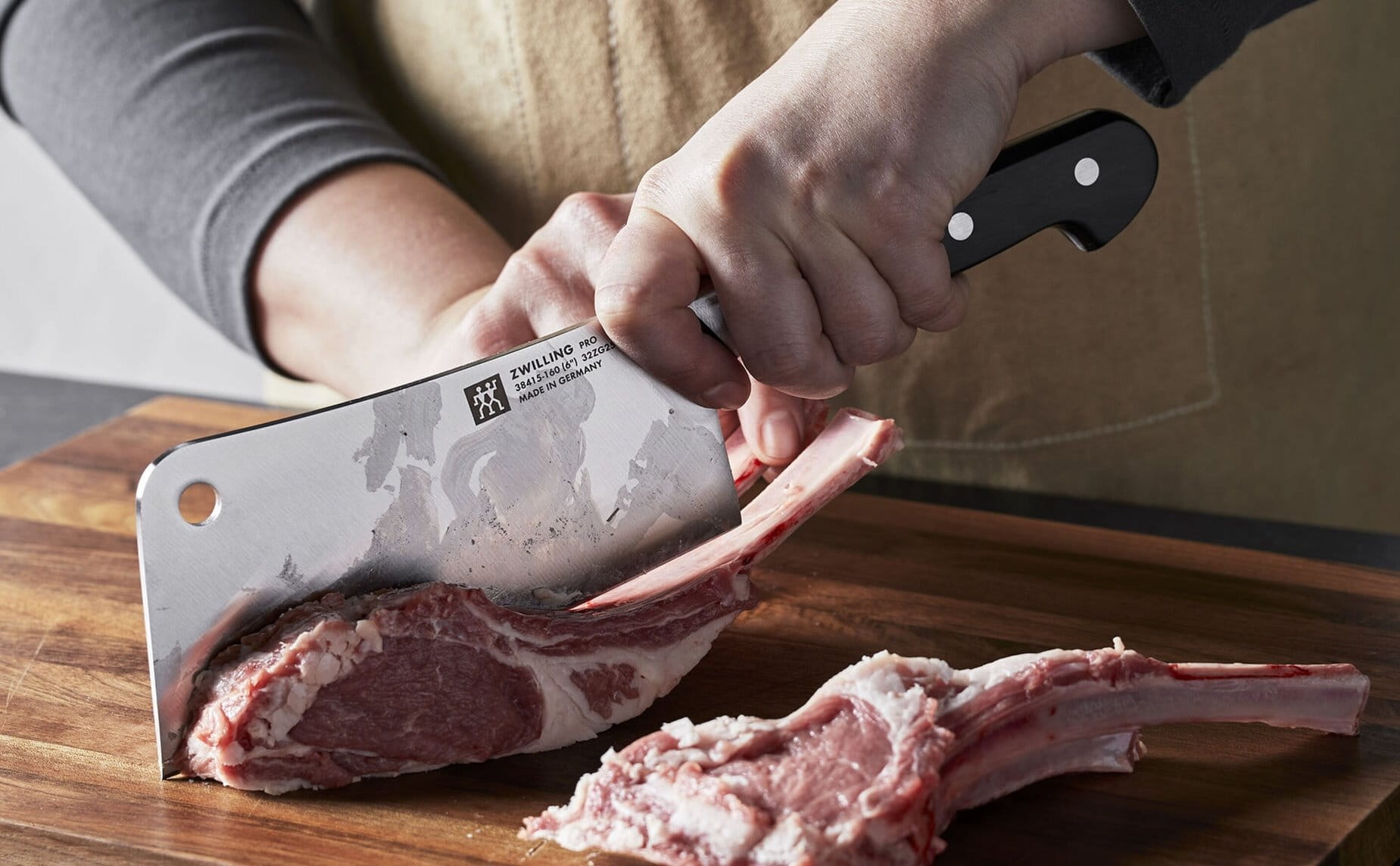 Zwilling Pro Hackmesser Lifestylefoto