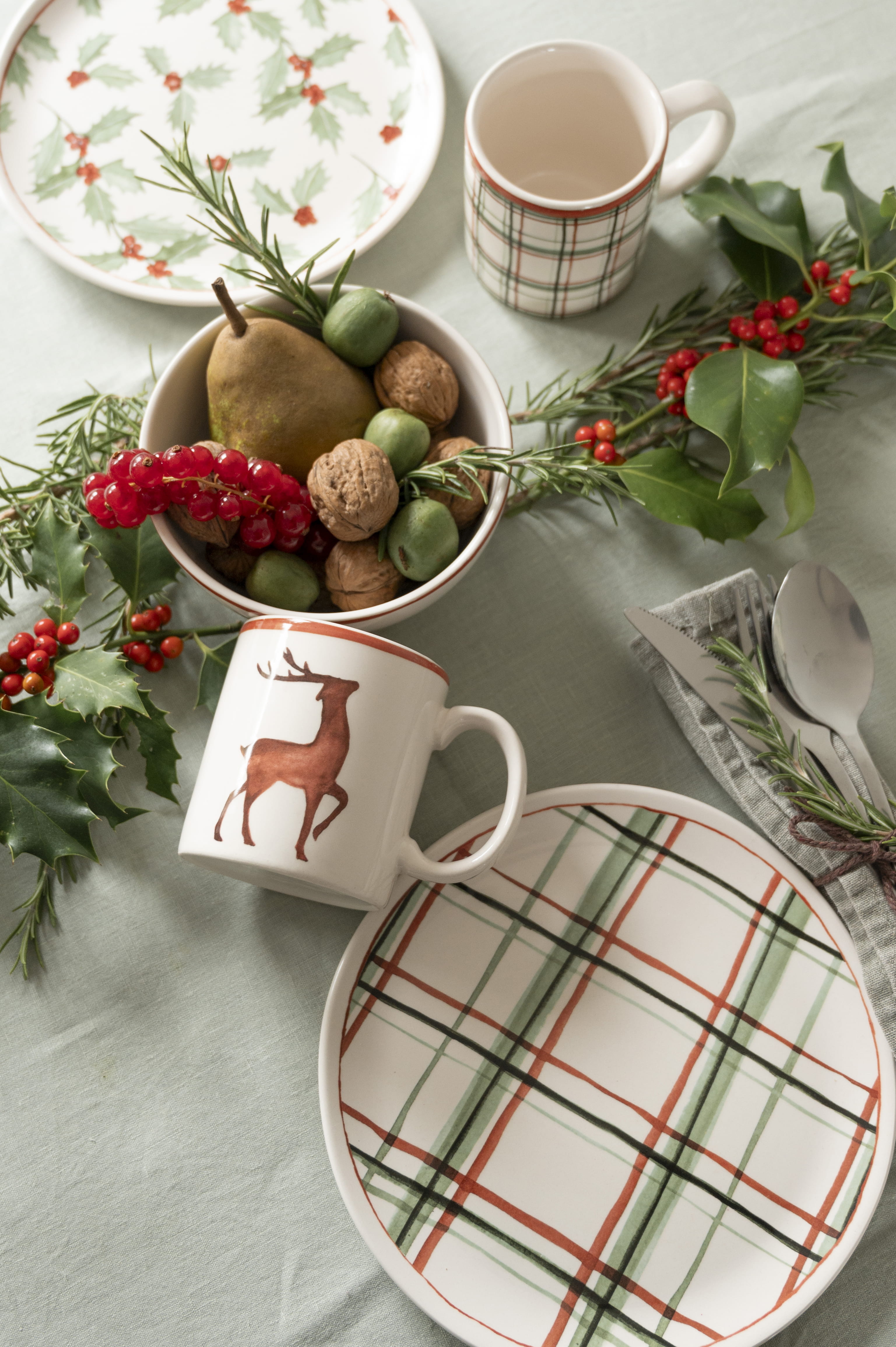Table of Joy Christmas Steingut Becher Rentier 290 ml Creme