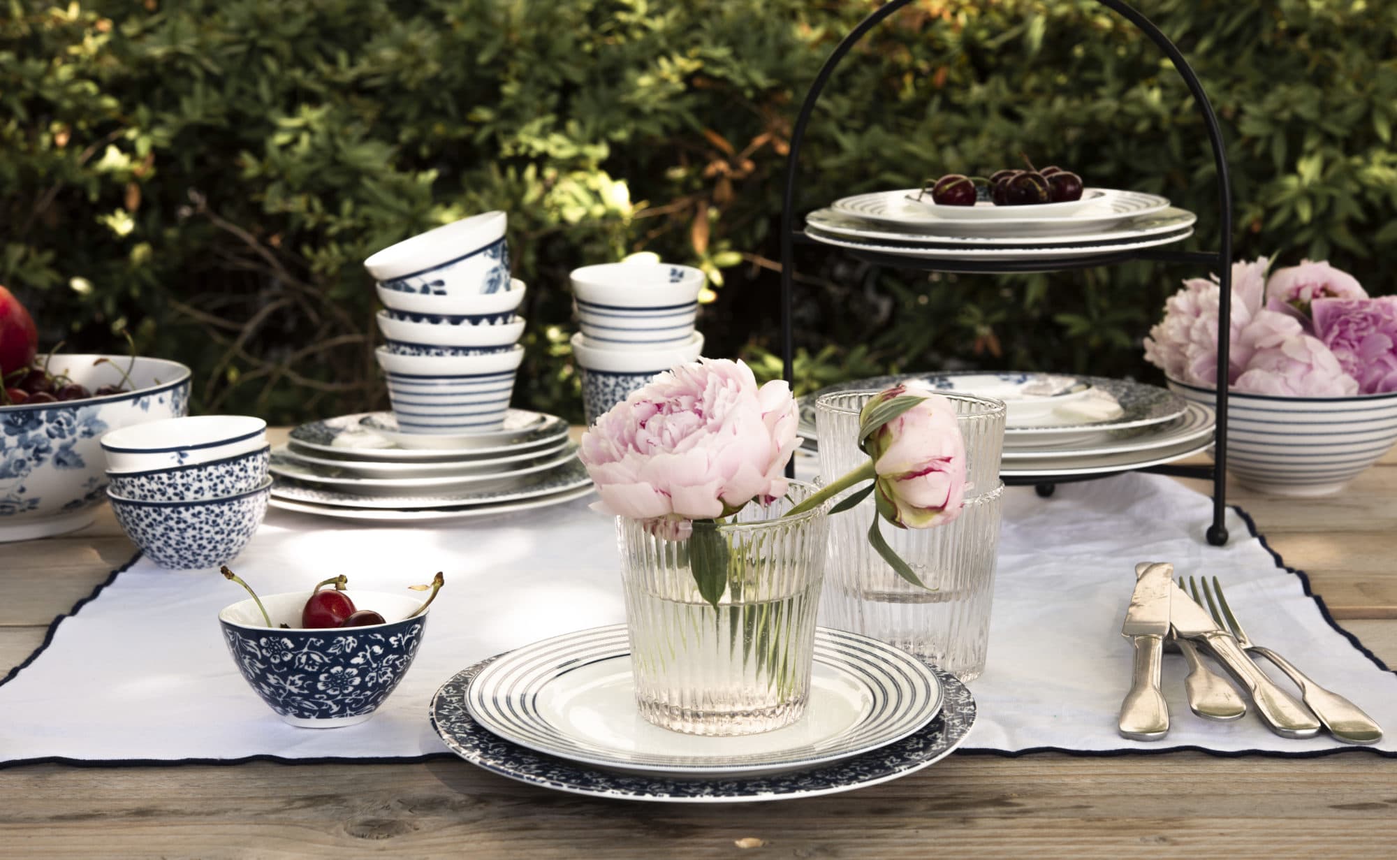 Laura Ashley Blueprint Porzellan Becher ohne Henkel China Rose 27 cl