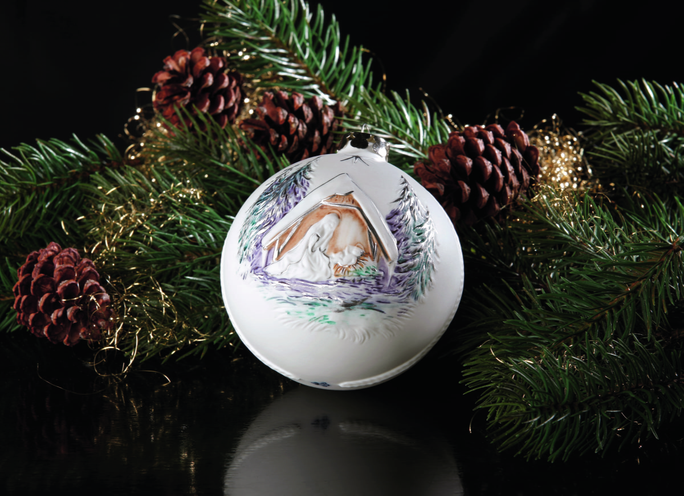 Seltmann Porzellan Weihnachtskugel, "Maria mit Kind + Hl. 3 Könige" Ø 10 cm, bemalt
