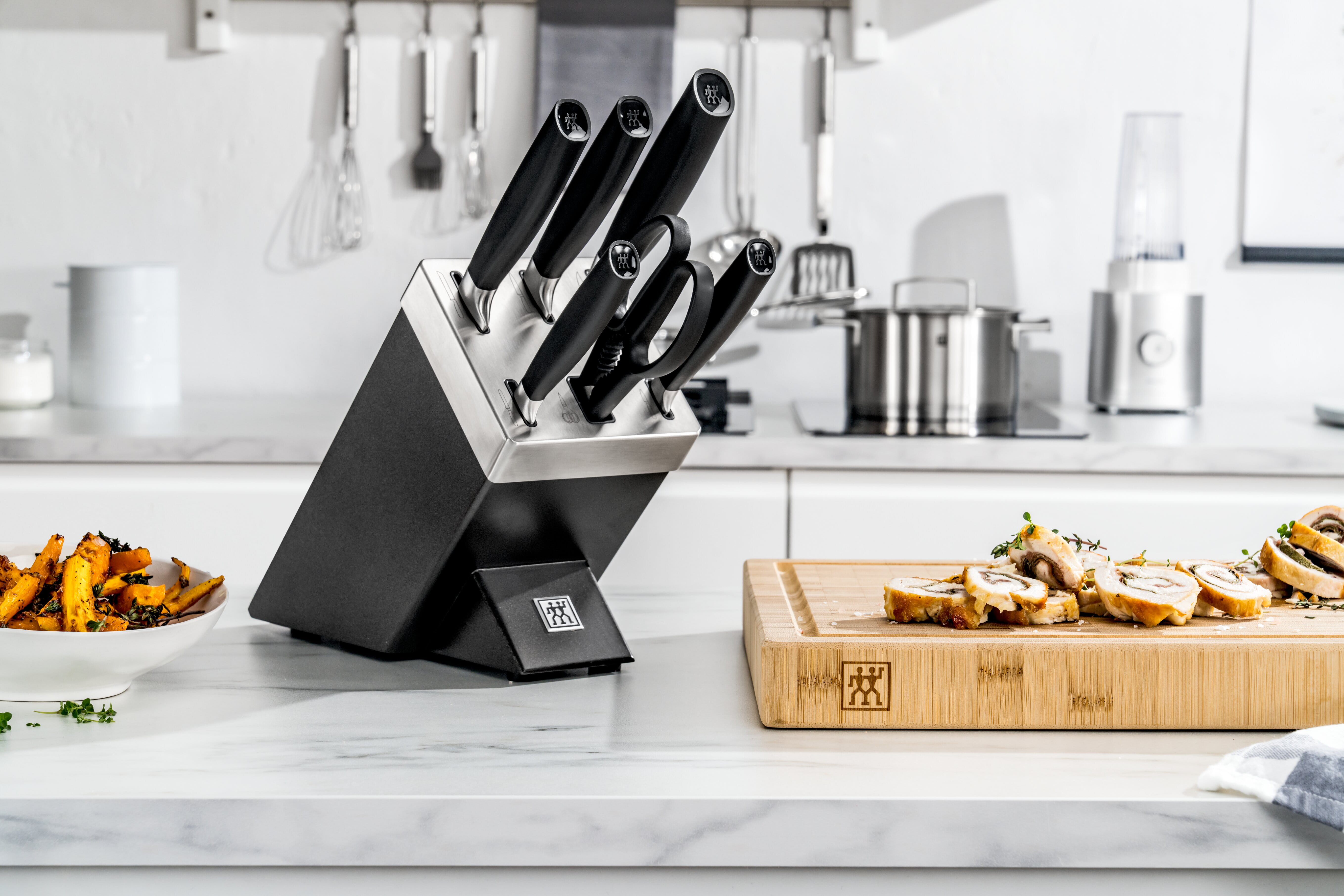Zwilling All*Star Selbstschärfender Messerblock, 7-teilig, mit KIS Technologie, Anthrazit/Schwarz Lifestylefoto