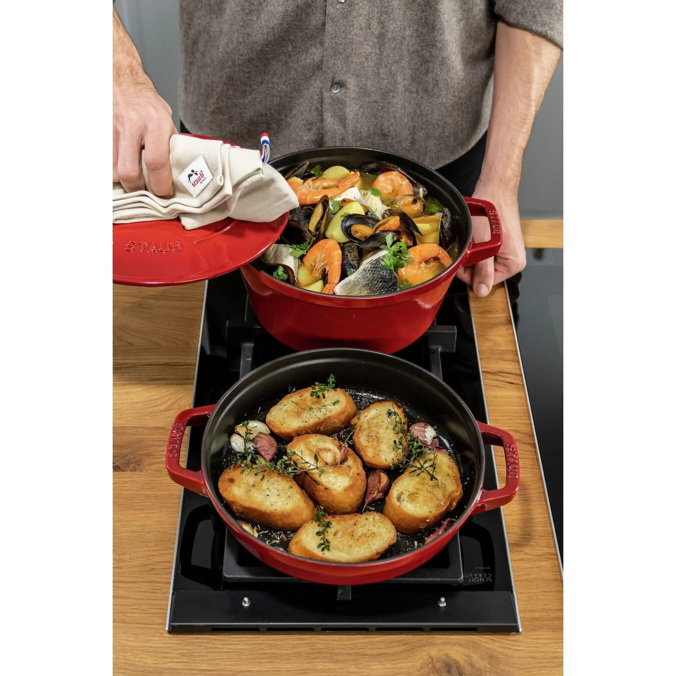 Staub Cocotte Kochtopfset 2-teilig Gusseisen rund 24 cm Kirschrot