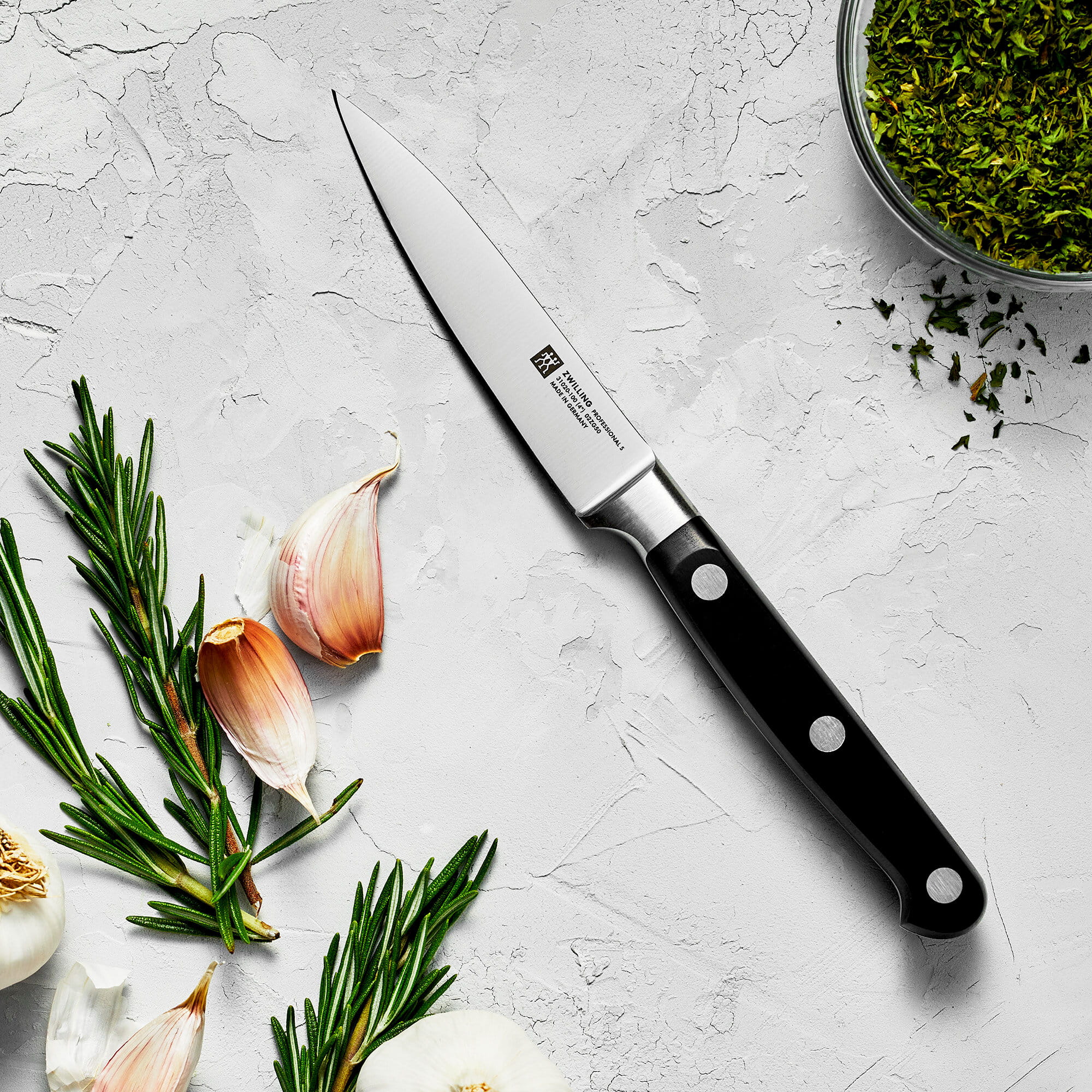 Zwilling Professional S Spick- und Garniermesser Lifestylefoto