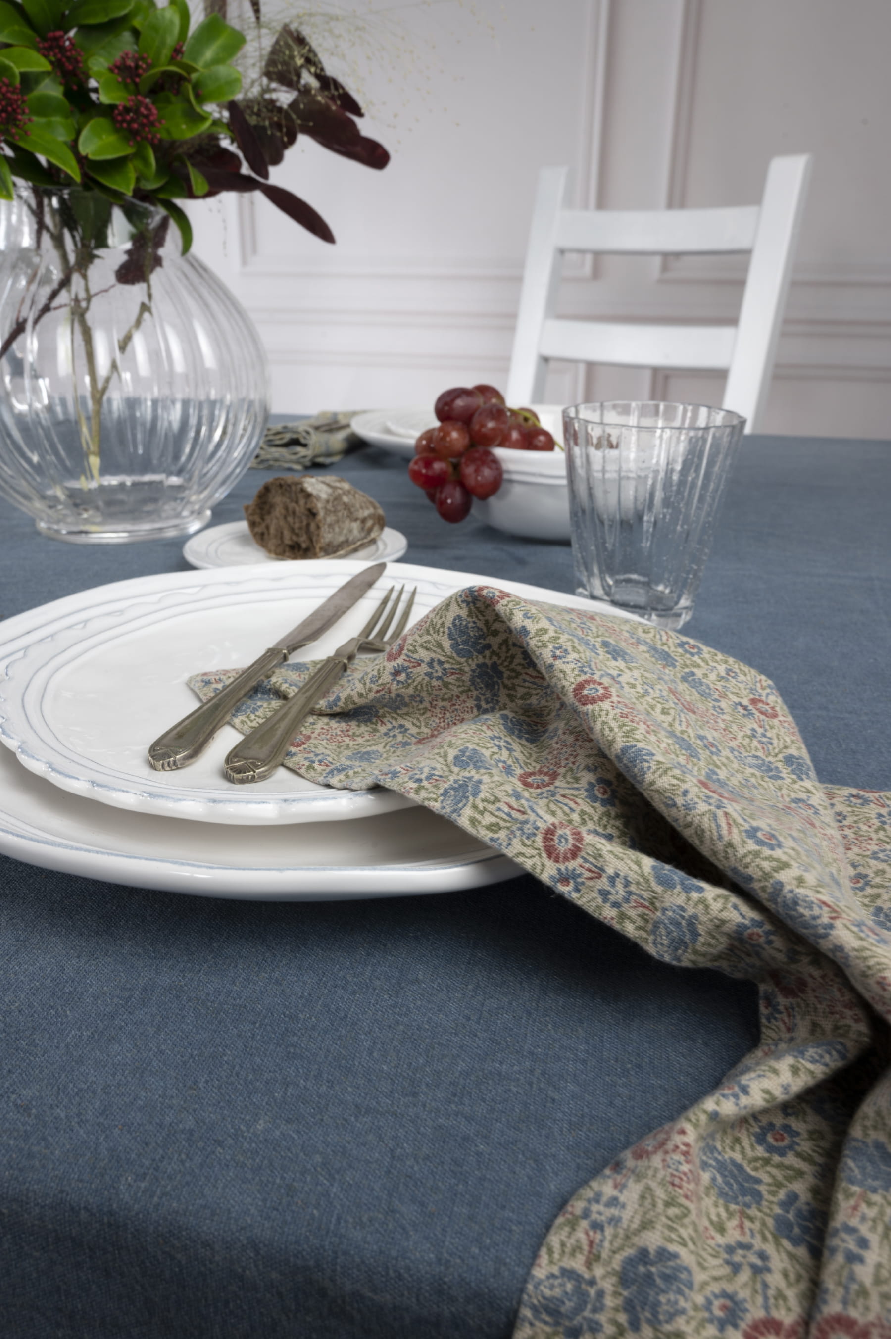 Laura Ashley Kitchen Linen Tischdecke Wild Clematis blau einfarbig, 140 x 240 cm