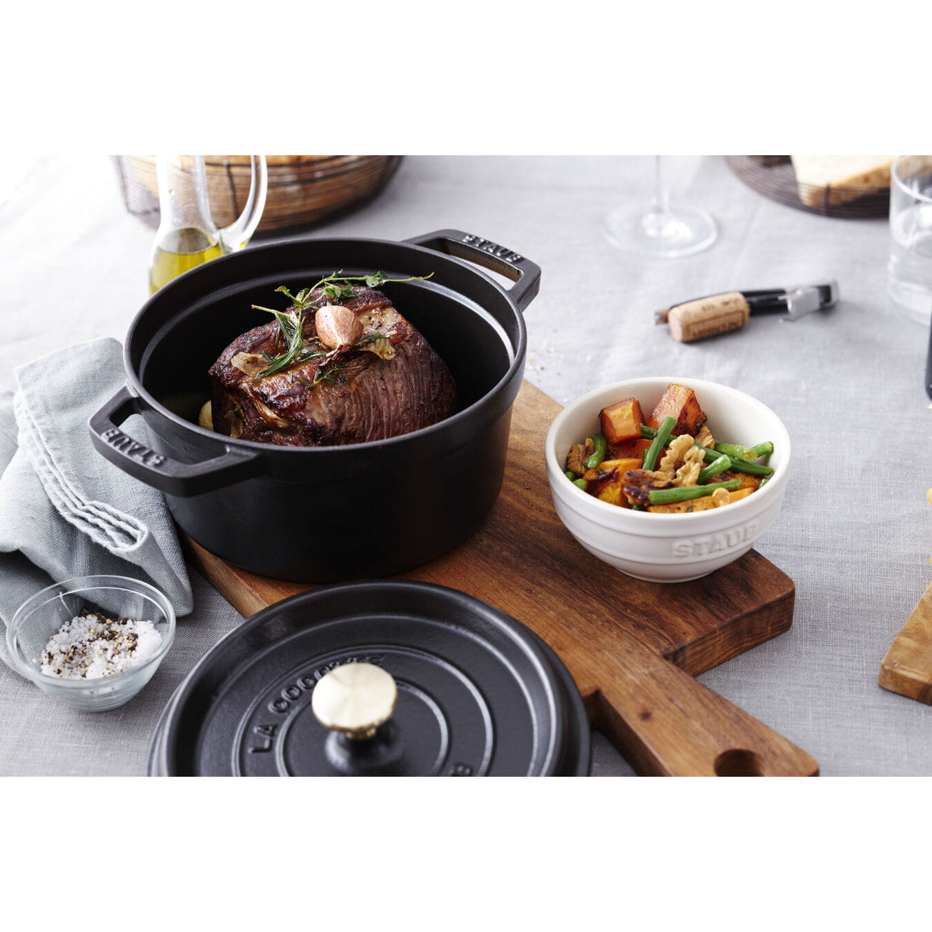 Staub Cocotte Bräter Gusseisen hoch, rund 24 cm Schwarz