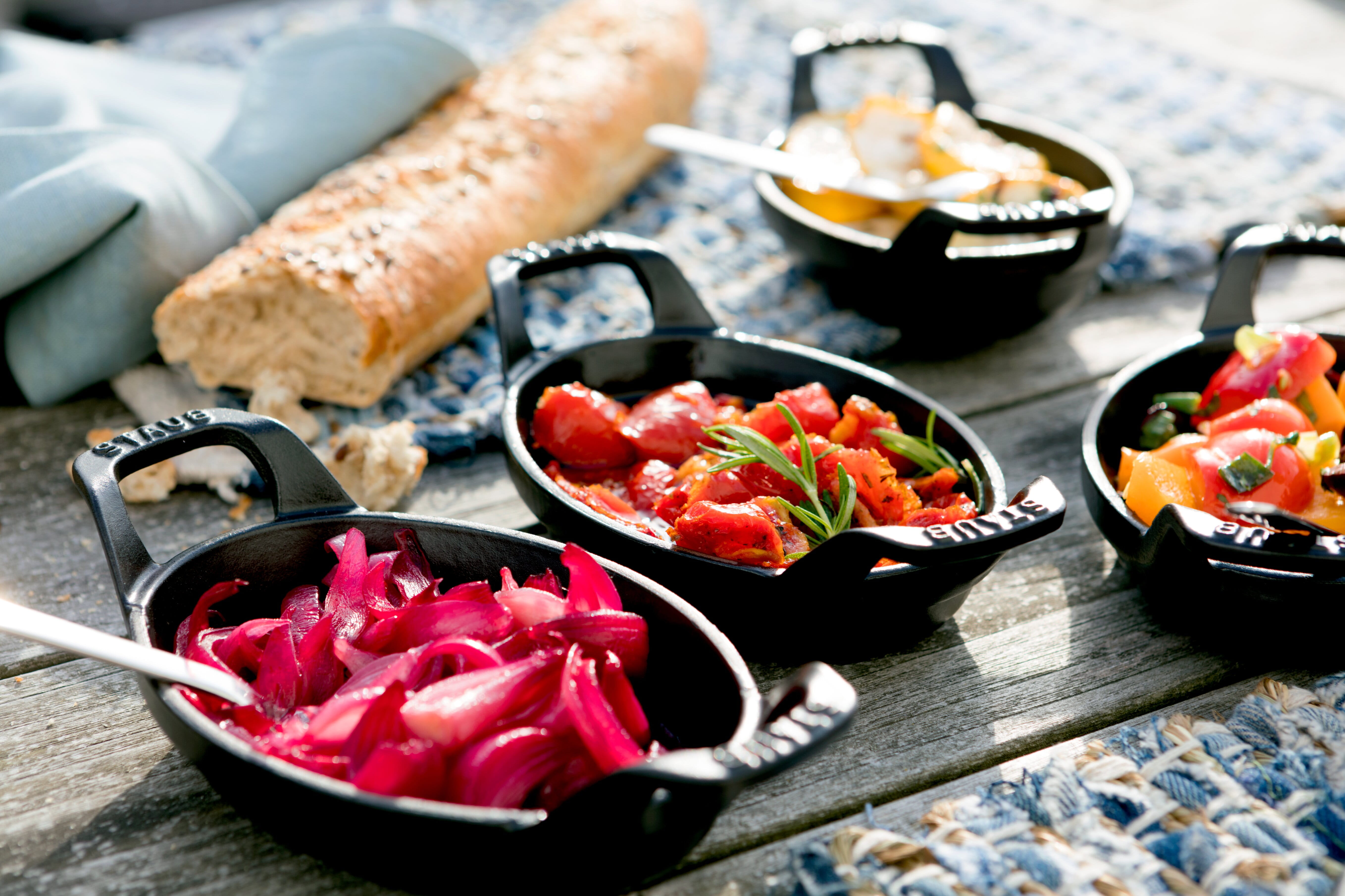 Staub Mini  Formen Mini Auflaufform oval 15cm schwarz