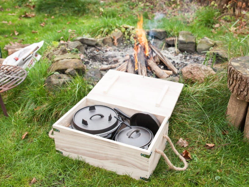 Dutch Oven Kochtopfset 7-tlg. aus Gusseisen in Holzbox