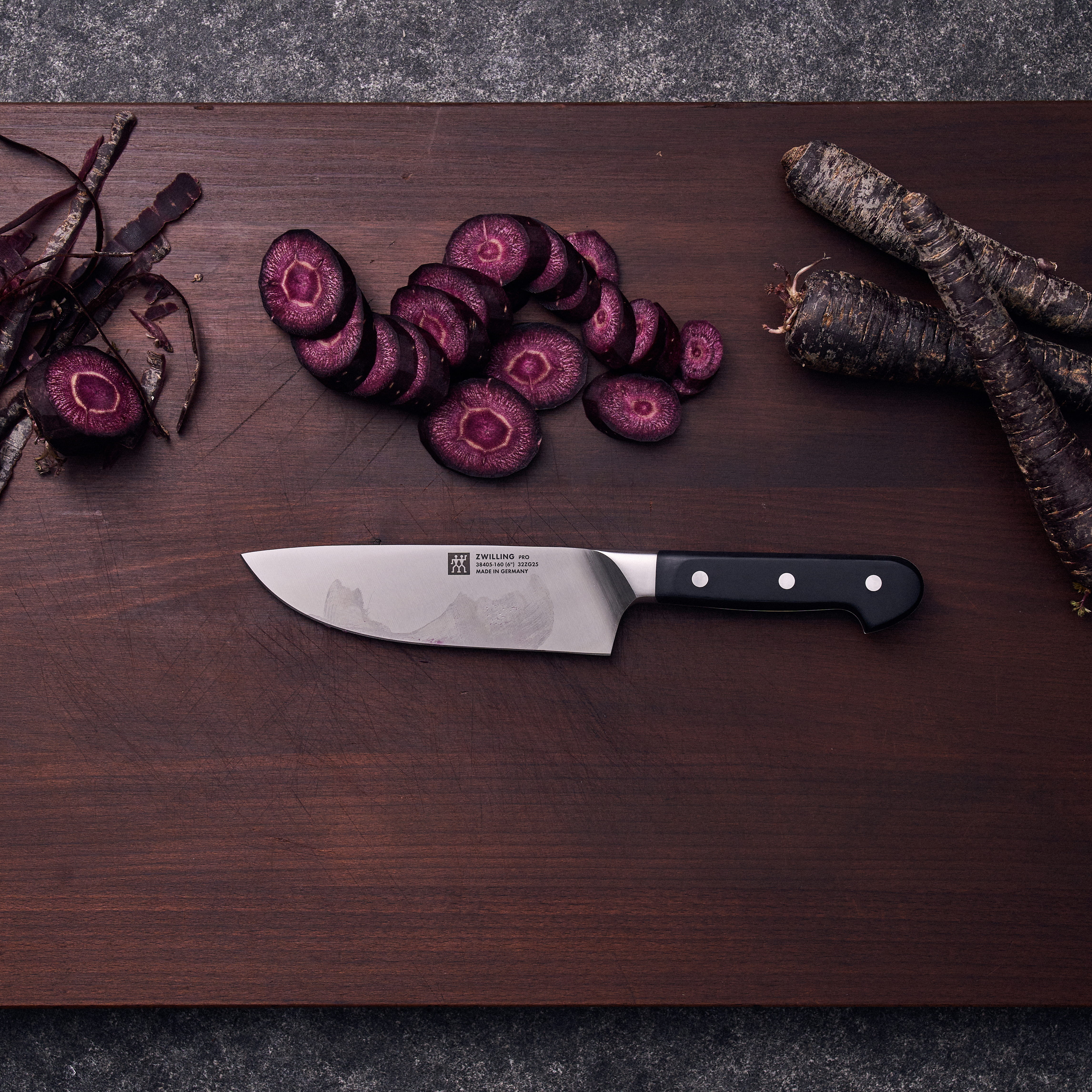 Zwilling Pro Kochmesser breite Klinge Lifestylefoto