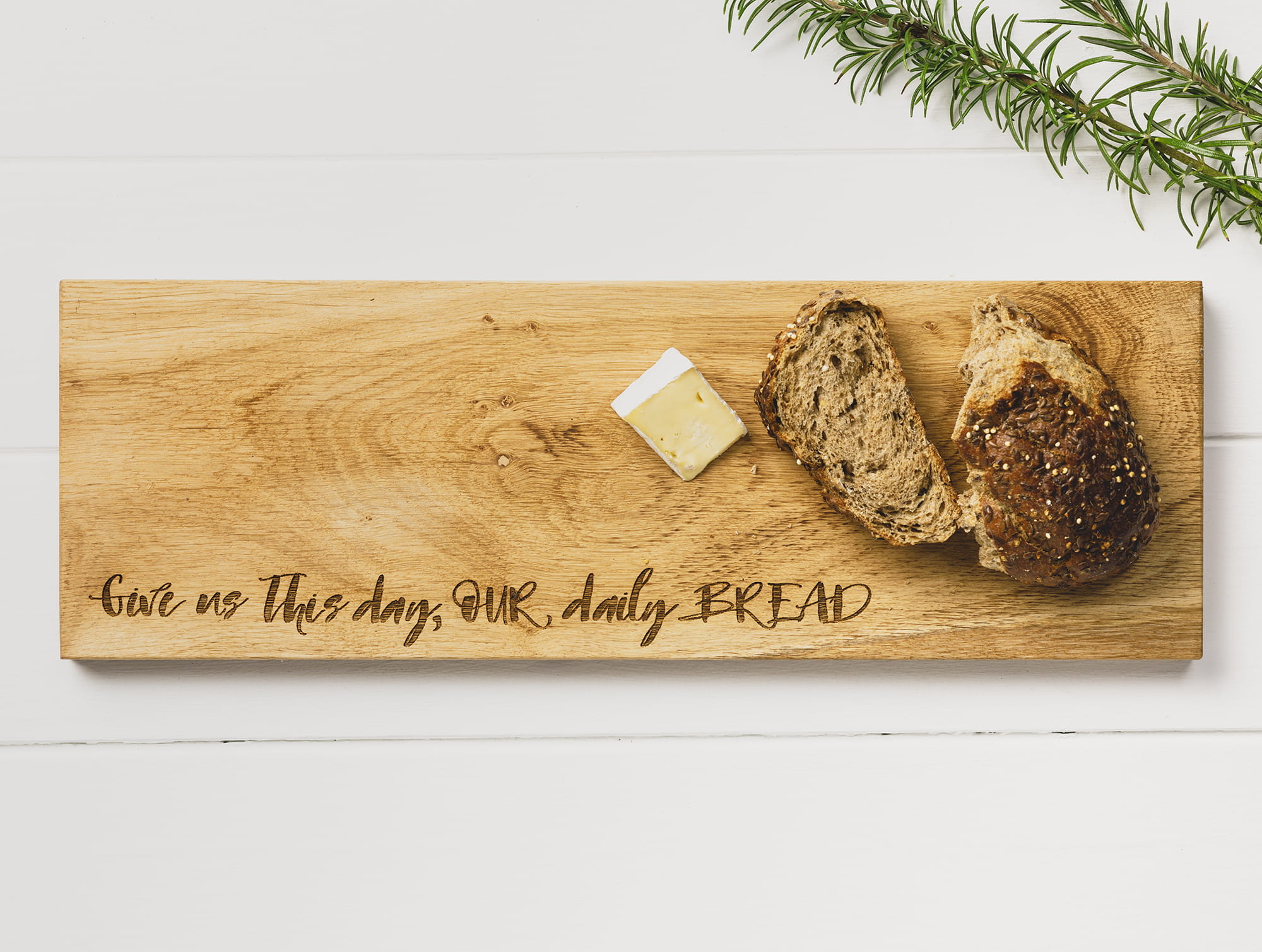 Scottish Eiche Servierplatte mittel - "Give us this day, OUR daily BREAD" 45 x 15 cm
