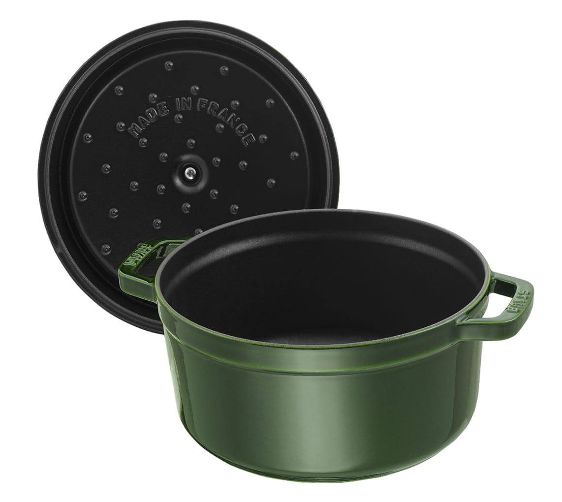 Staub Cocotte Bräter Gusseisen rund 26cm Basilikum mit Dämpfeinsatz offen