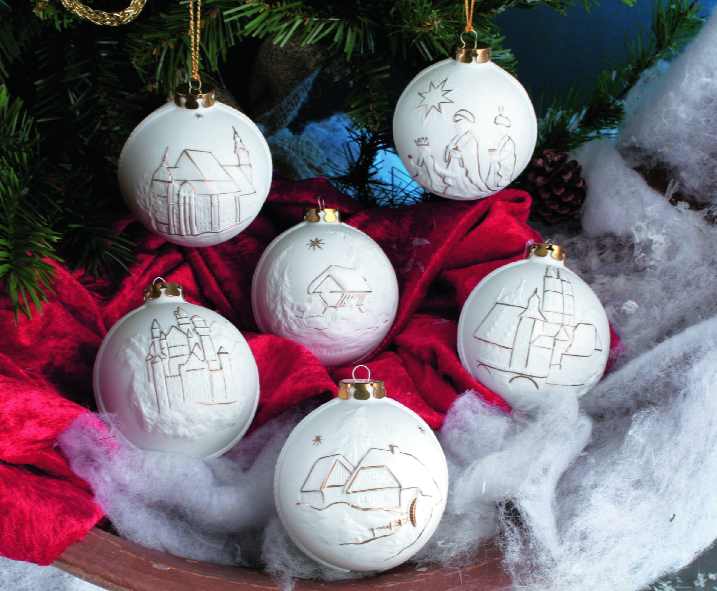 Seltmann Porzellan Weihnachtskugel, "Berchtesgaden + Wildfütterung" Ø 6 cm, Weiß/Gold