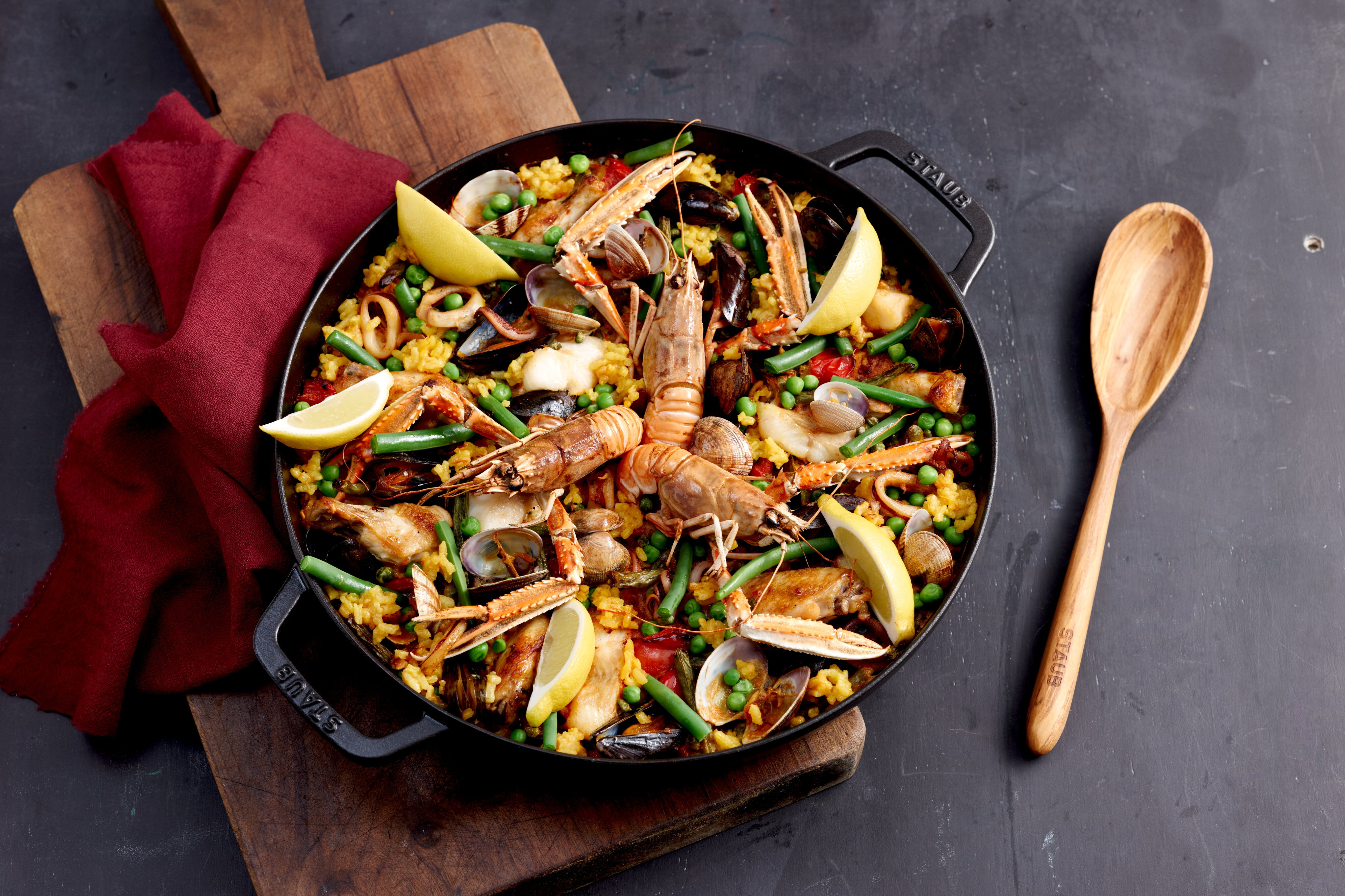 Staub France Bratpfanne Gusseisen mit zwei Griffen rund 26cm, Schwarz