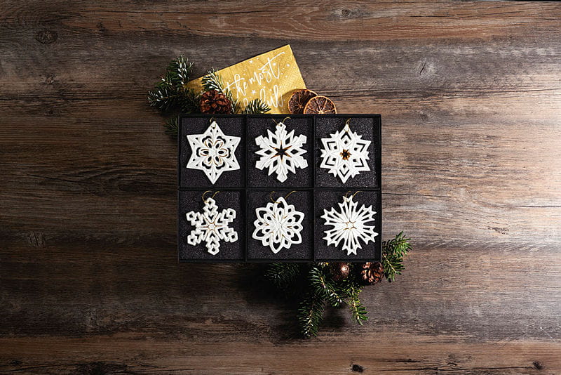 Seltmann Porzellan Weihnachtsanhänger 6er Set "Weihnachtssterne", Weiß/Gold