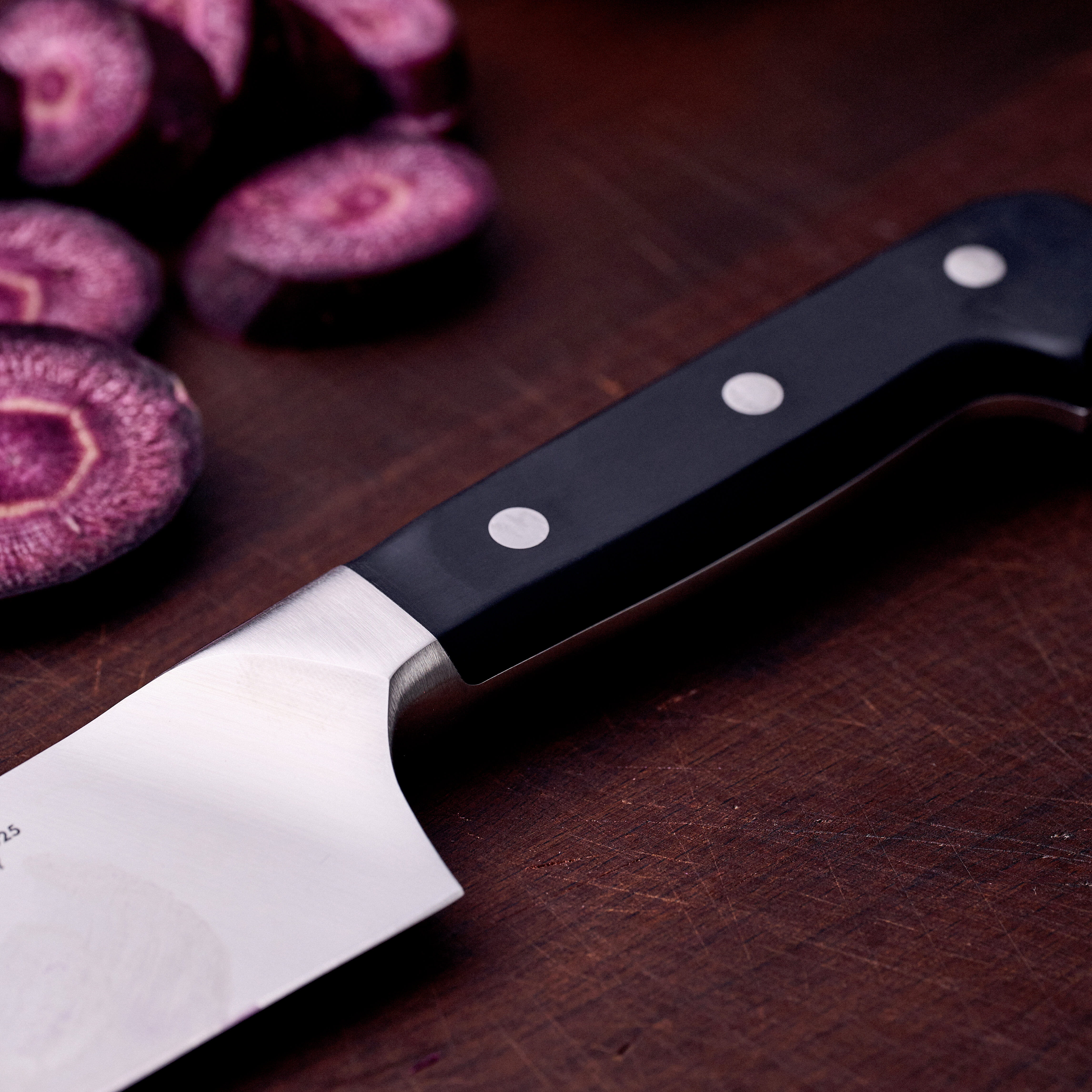 Zwilling Pro Kochmesser breite Klinge Lifestylefoto