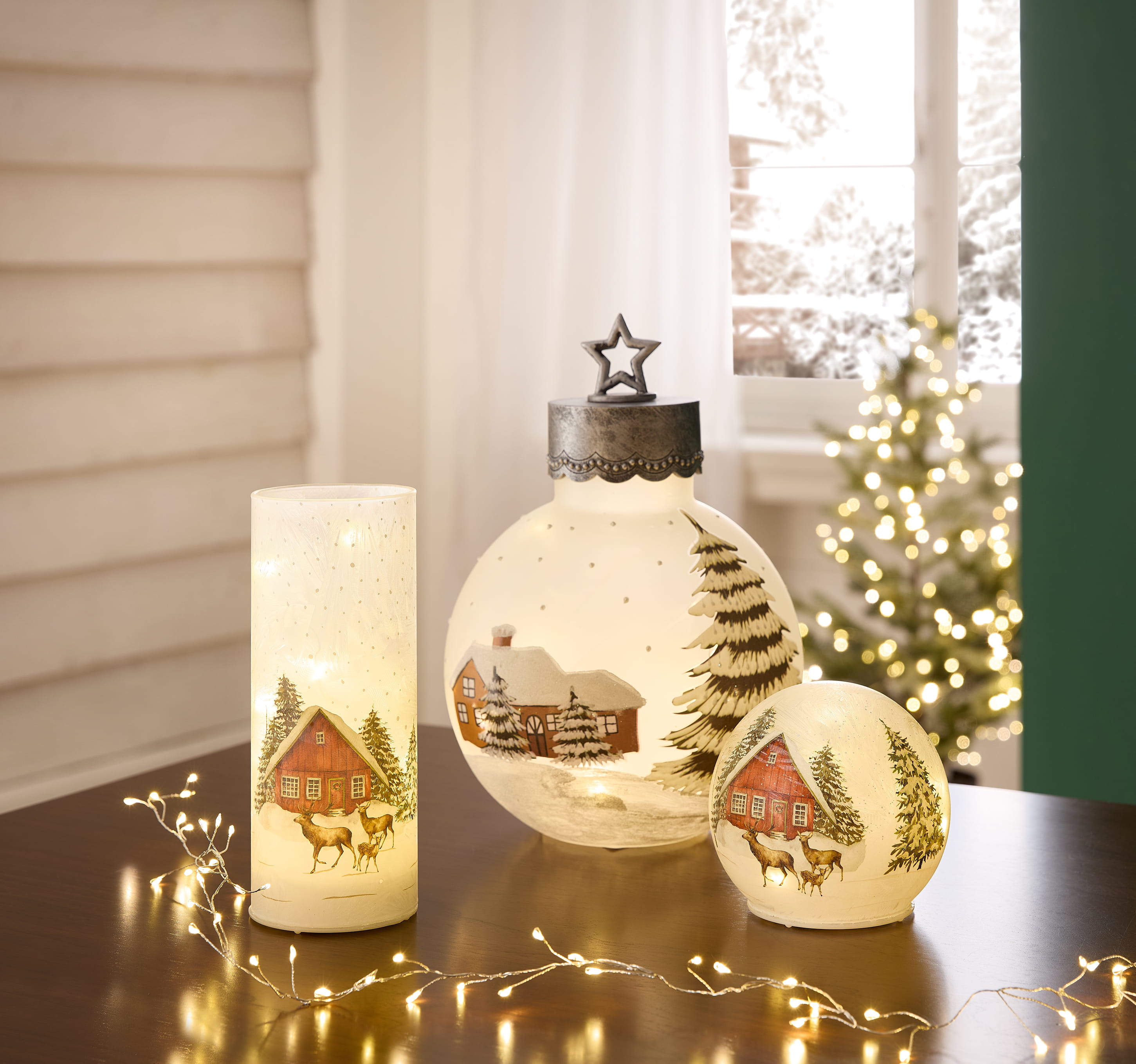 formano Deko-Kugel 35 cm, mattes Glas, handbemalt mit LED-Licht & Timer, Winterdekor + Stern