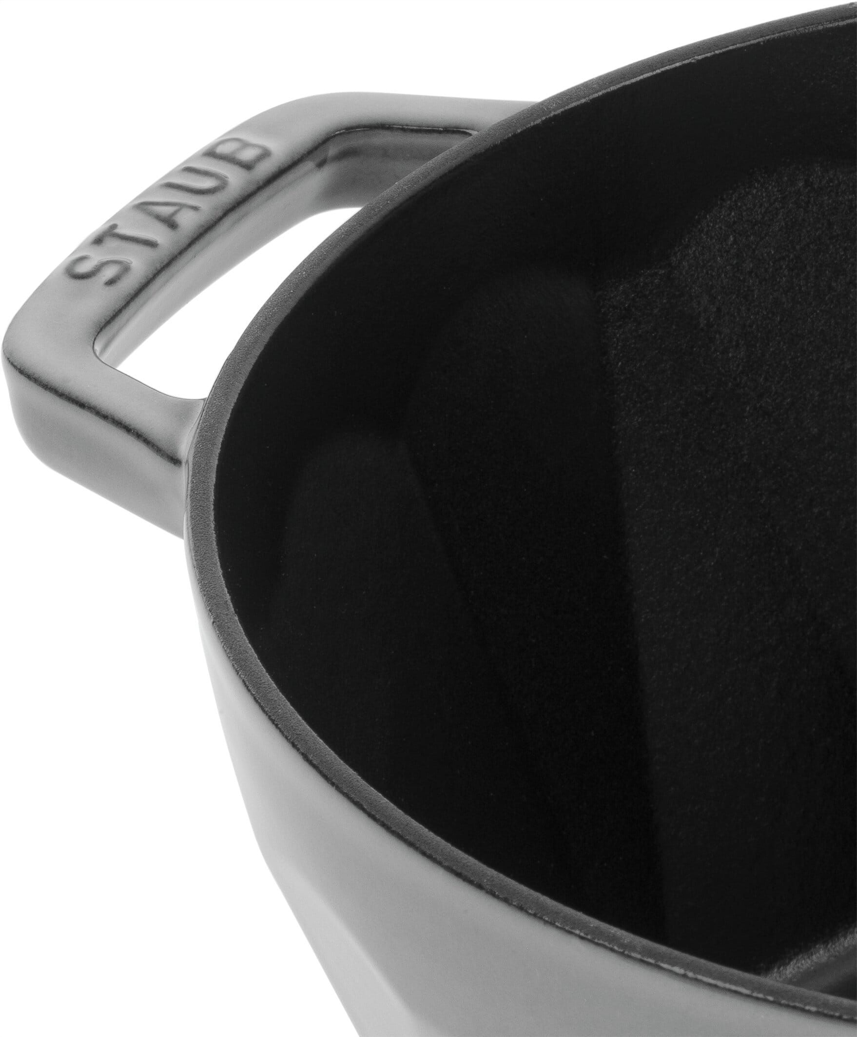 Staub Cocotte Bräter Gusseisen Diamant 22 cm Graphit Lifestylefoto