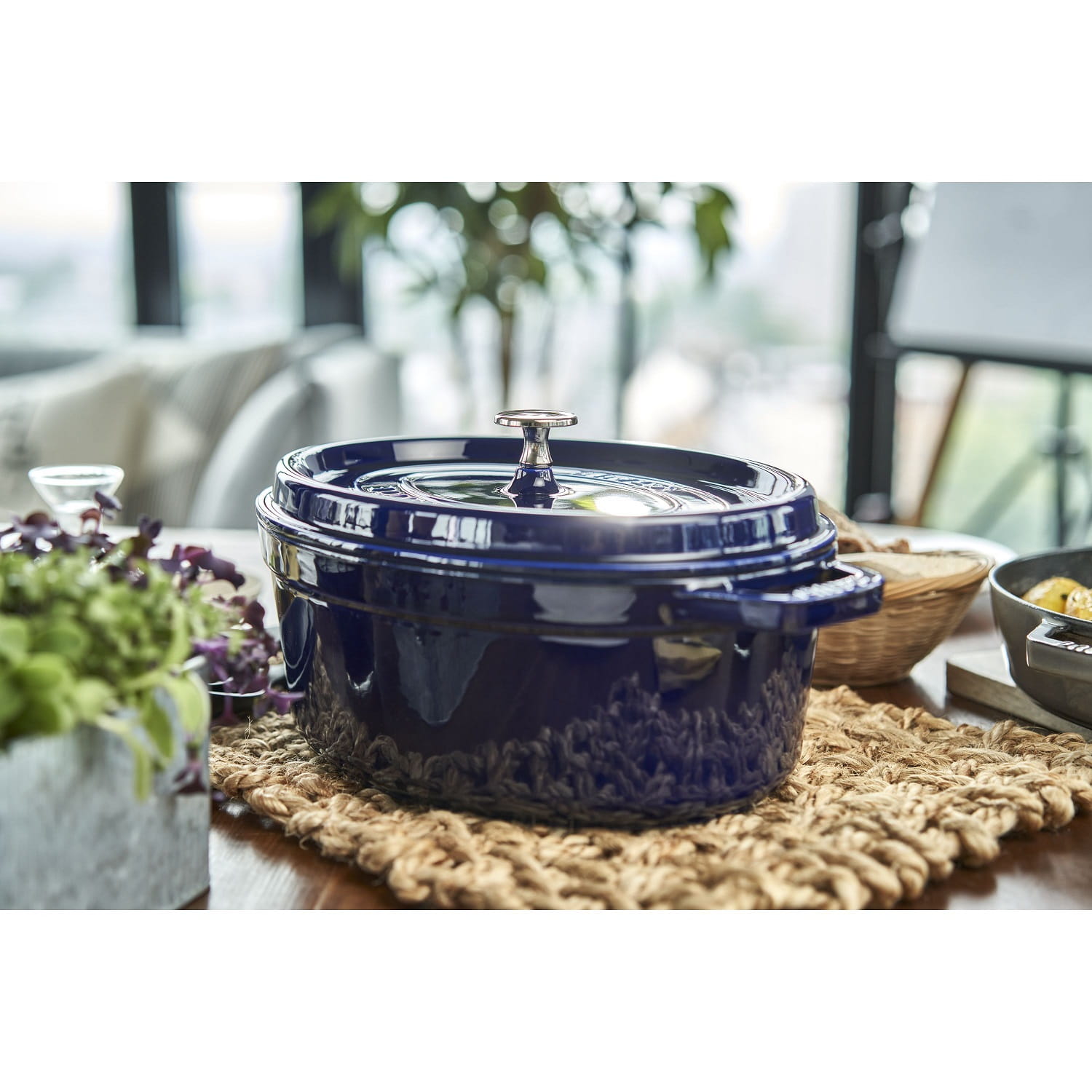 Staub Cocotte Bräter Gusseisen oval 27 cm Dunkelblau