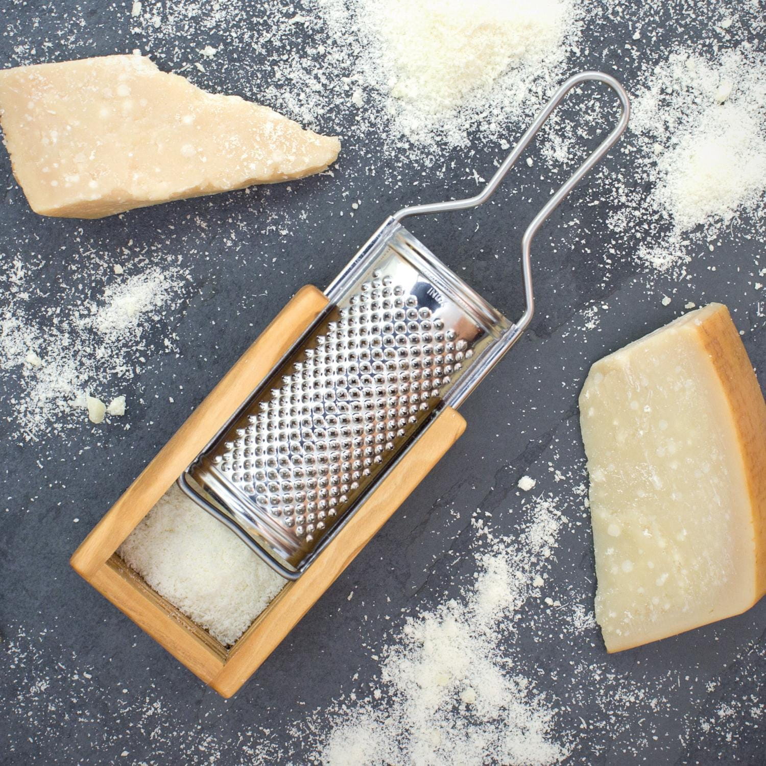 Bérard Parmesan Box mit Reibe, 15 x 7 x 8,5 cm, raspeln, 