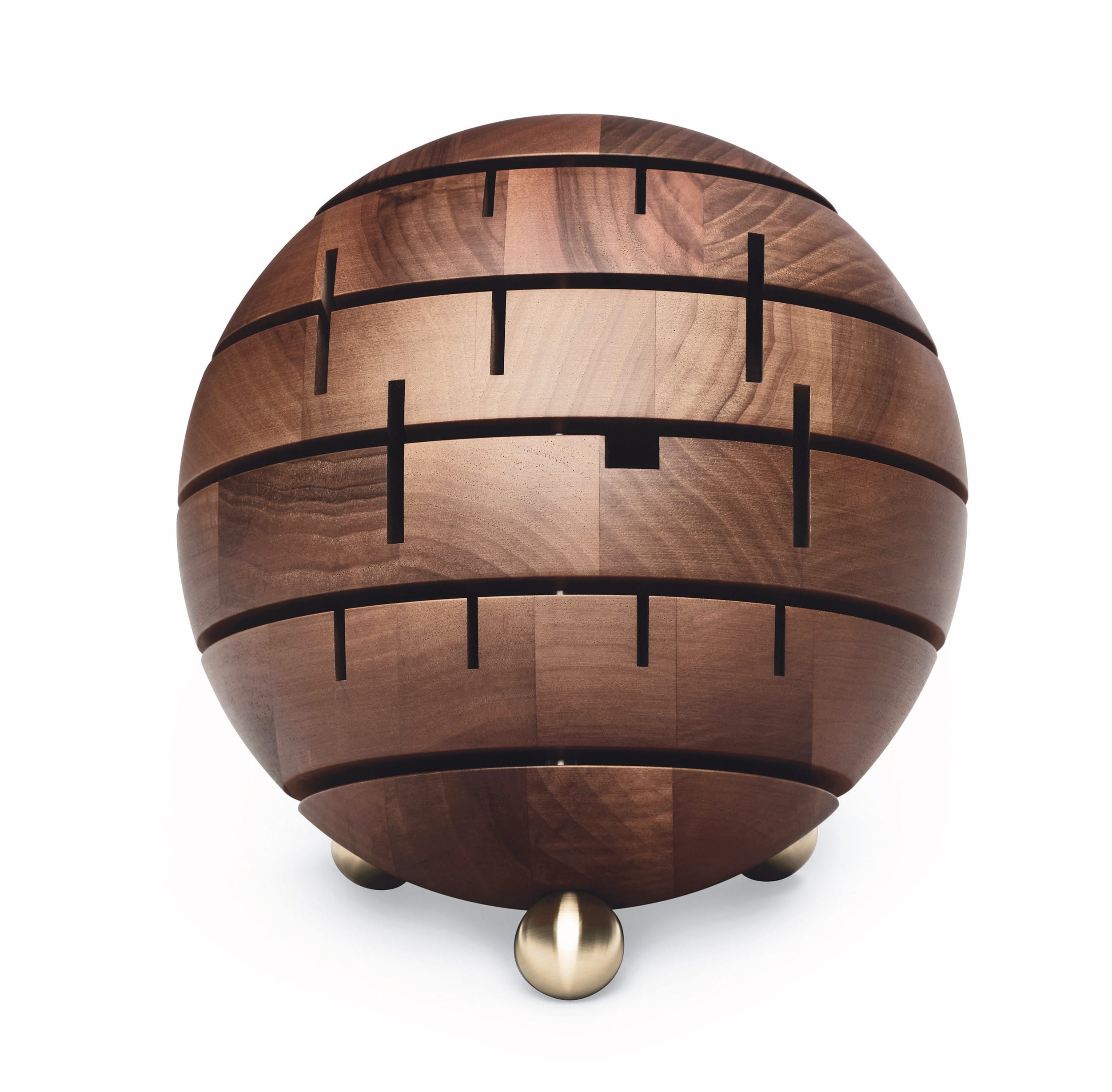 BREKA Kochmesserblock aus lackiertem, europäischem Walnussholz, mit bronzefarbenen Füßen