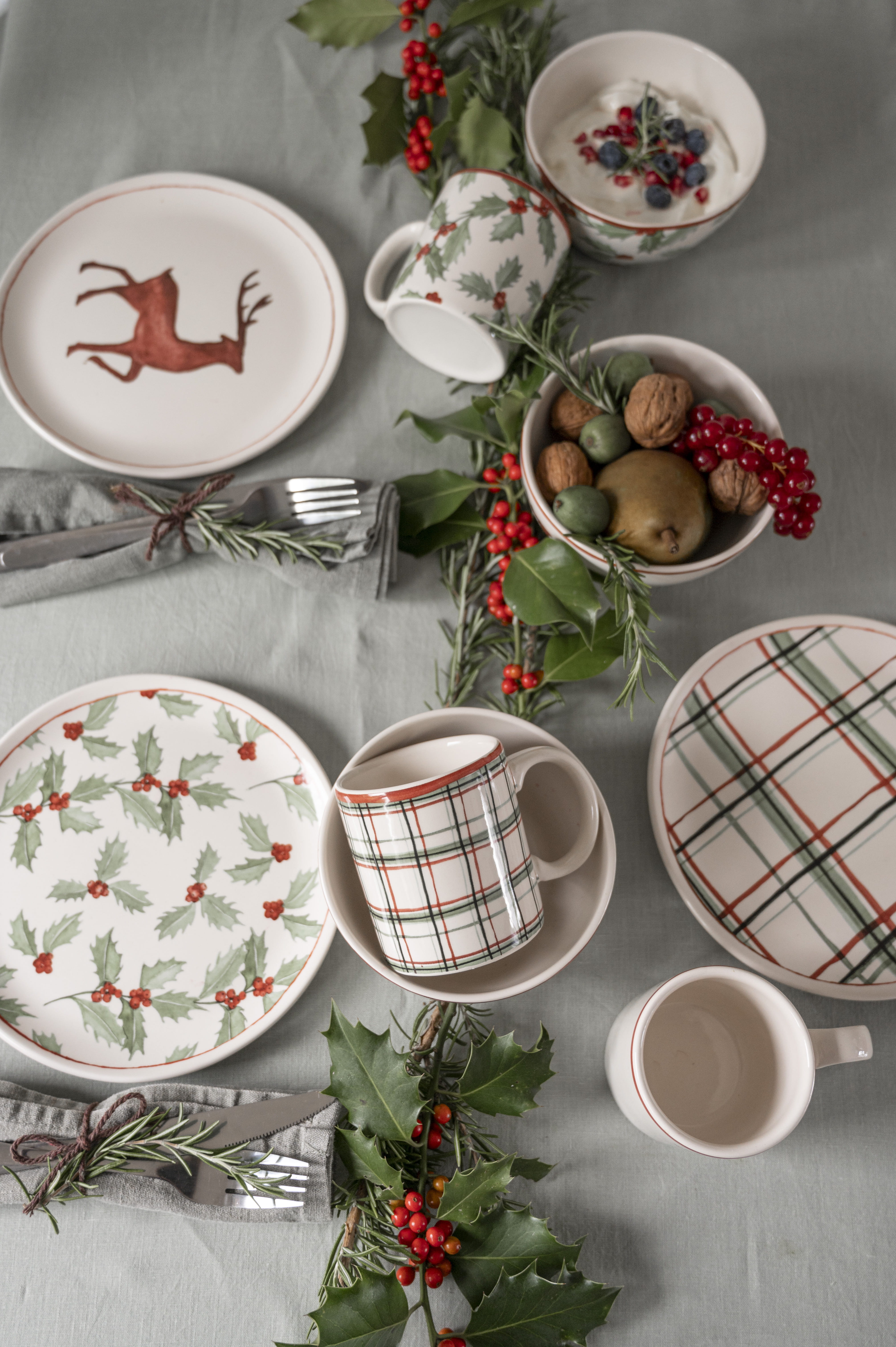 Table of Joy Christmas Steingut Teller Holly 21 cm Creme