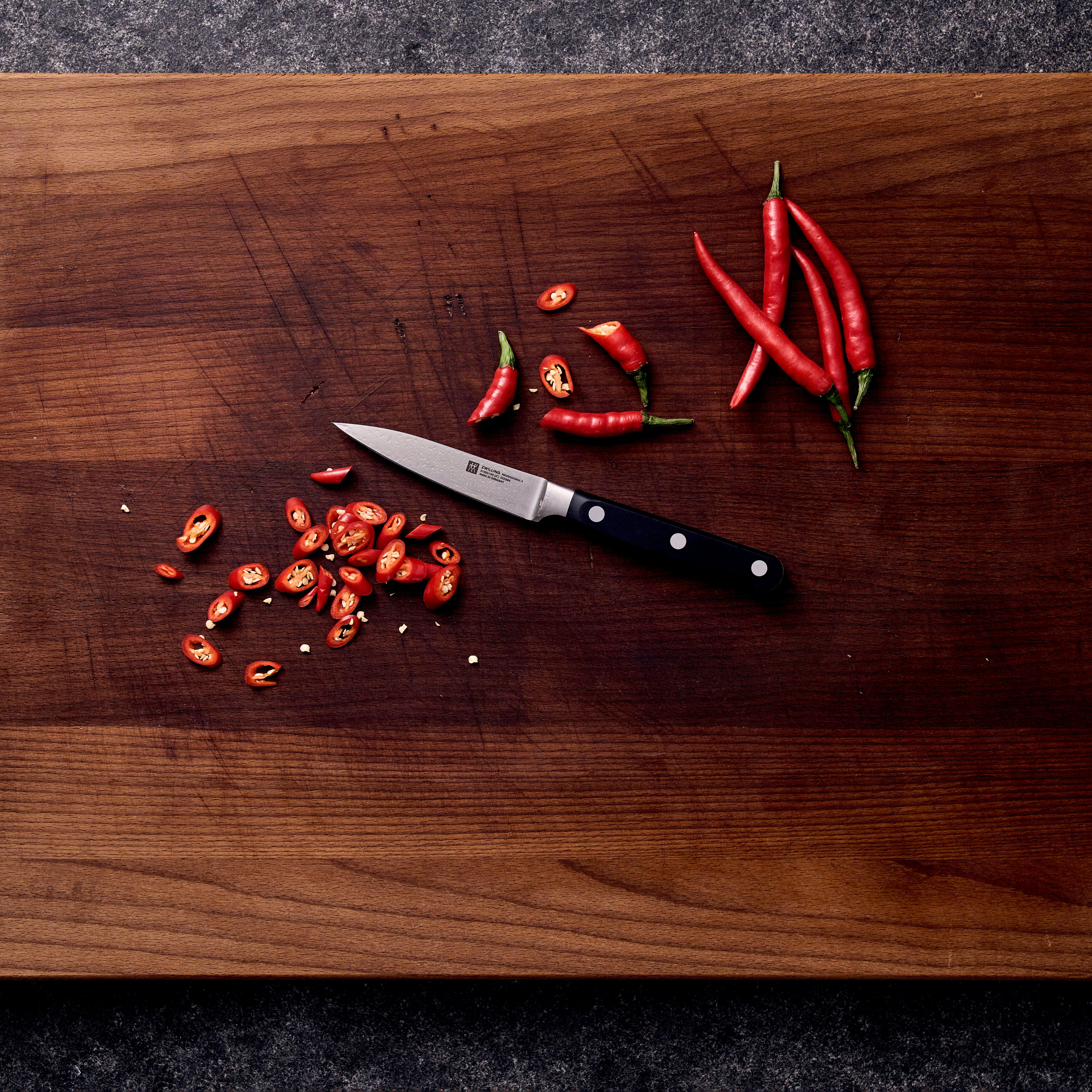 Zwilling Professional S Spick- und Garniermesser Lifestylefoto