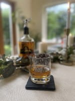 Scottish Glasbecher / Whiskyglas + Schiefer Untersetzer im Set - Hirsch Ø 8,5 cm
