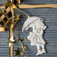 Seltmann Porzellan Weihnachtsanhänger "Mädchen mit Schirm", 8,5 cm, Weiß/Gold