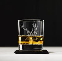 Scottish Glasbecher / Whiskyglas + Schiefer Untersetzer im Set - Hirsch Ø 8,5 cm
