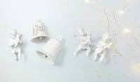 Seltmann Porzellan Hänge-Amorette "mit Mandoline und Flügel", Weiß